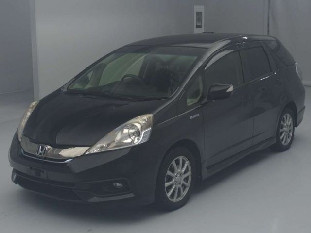 77108 Honda Fit shuttle GP2 2014 г. (TAA Chubu)